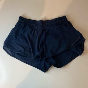 Lululemon LR hotty hot shorts - size 8 - 2.5 inch inseam